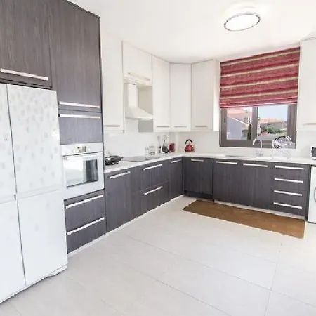 בית נופש Offers Spectacular Views